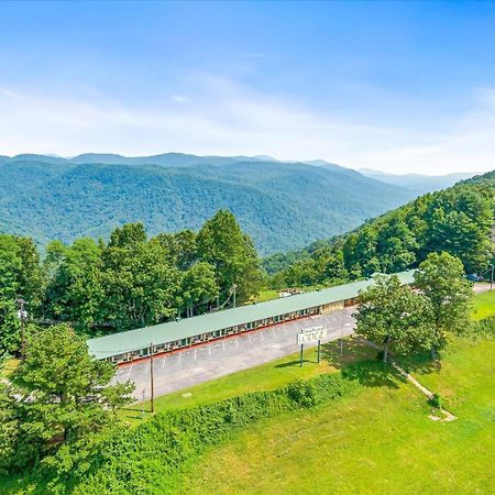Green River Lodge Saluda Exterior photo