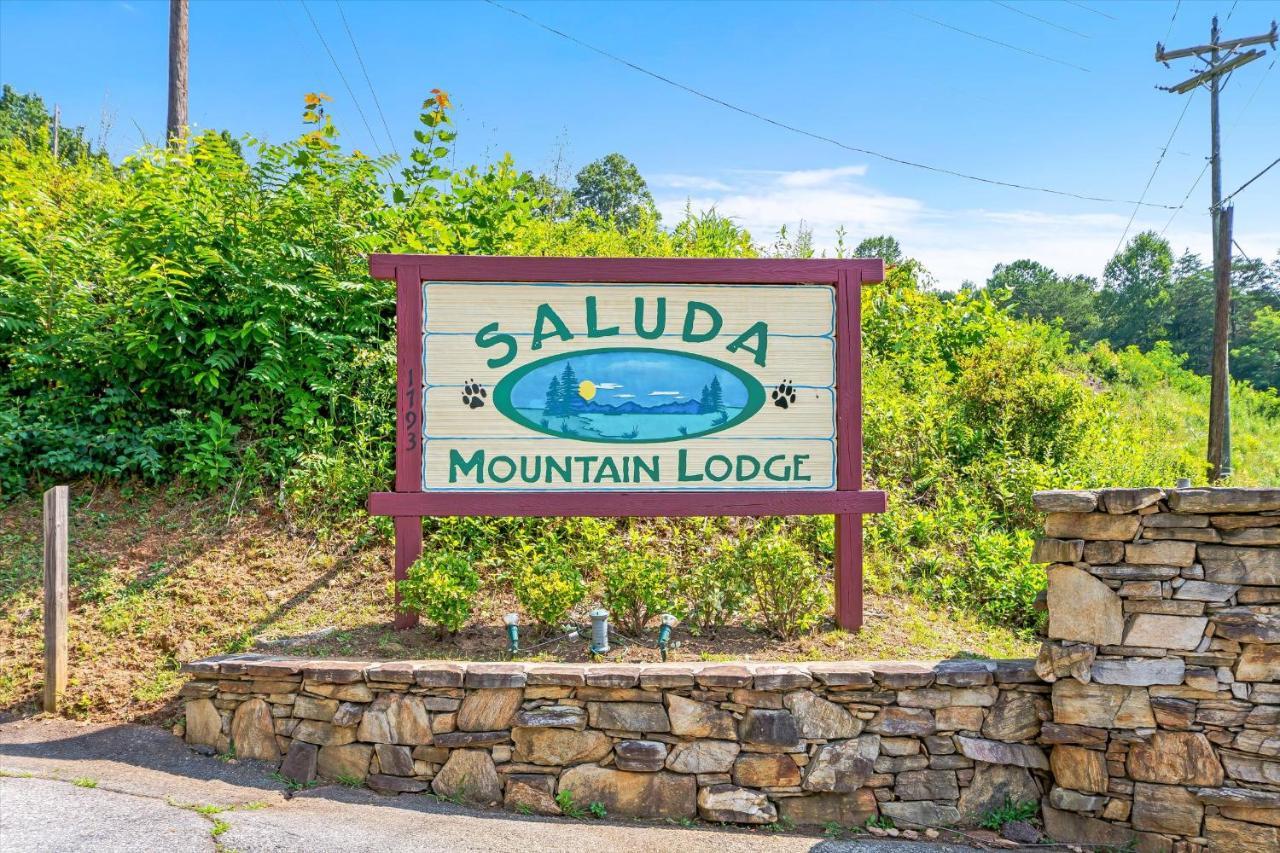 Green River Lodge Saluda Exterior photo