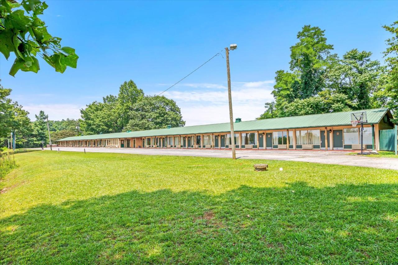 Green River Lodge Saluda Exterior photo