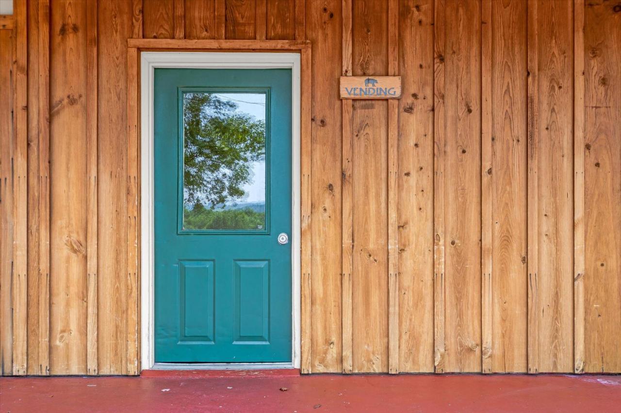 Green River Lodge Saluda Exterior photo